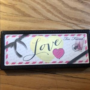 TOO FACED love eyeshadow palette